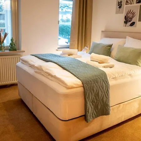 I 100m Kurpark I Wintergarten Boxspringbett I Netflix * Bad Salzuflen