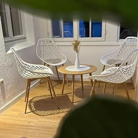 I 100m Kurpark I Wintergarten Boxspringbett I Netflix Apartmán