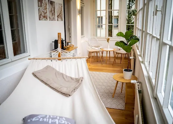 I 100m Kurpark I Wintergarten Boxspringbett I Netflix Appartement Bad Salzuflen